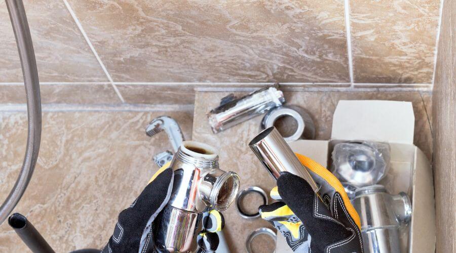 Professional gutter cleaning in Chula Vista, CA